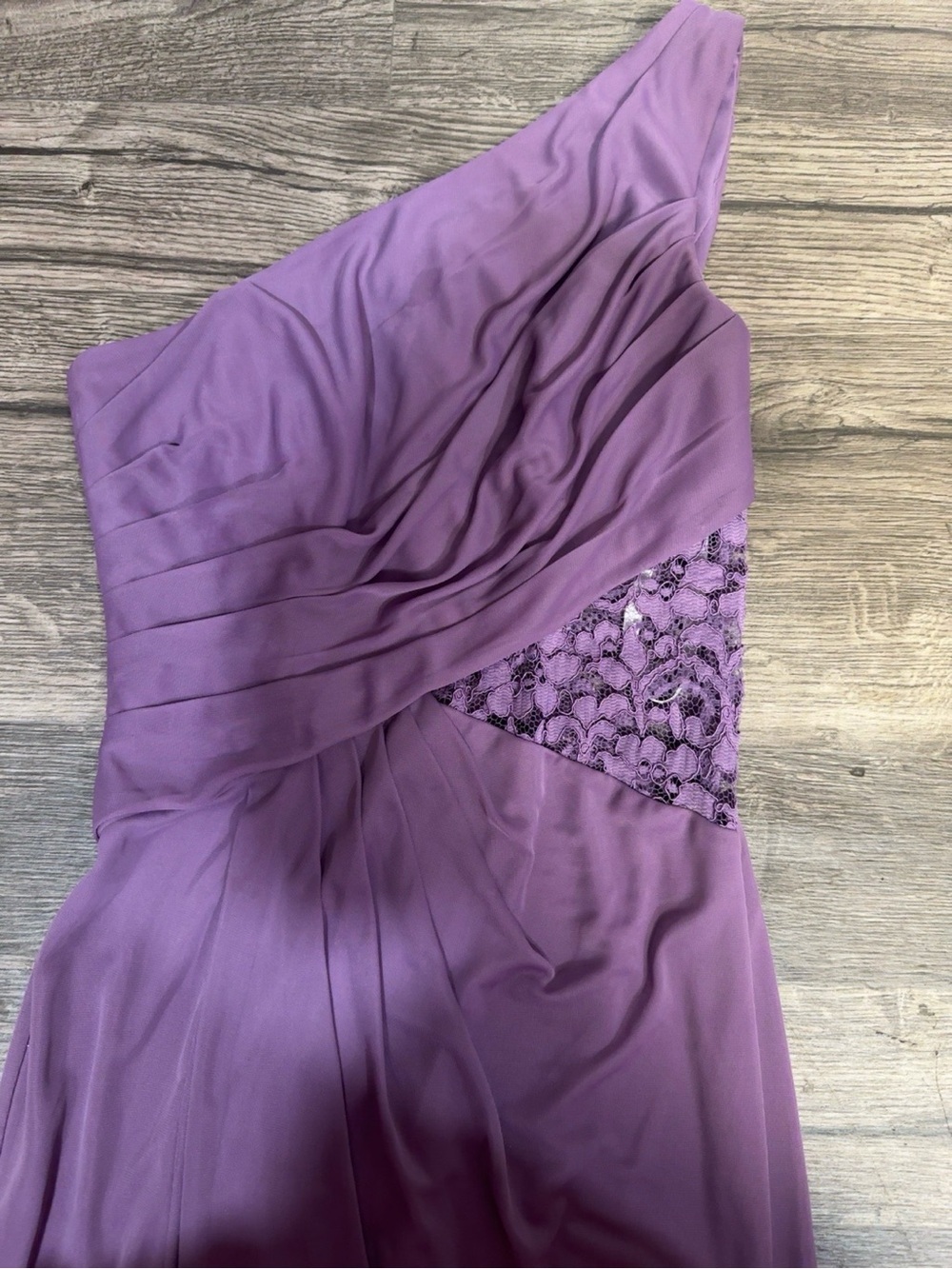 David’s Bridal Lavender One Shoulder Lace Bridesmaid Formal Gown Size 4 - Picture 10 of 10